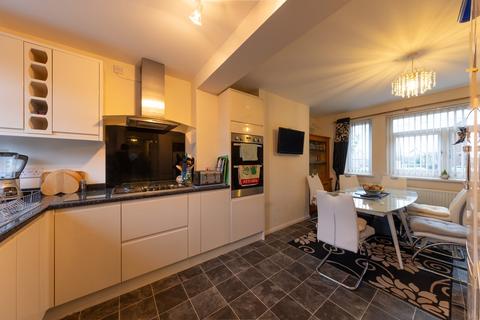 3 bedroom semi-detached house for sale, Grugos Avenue, Llanelli SA15