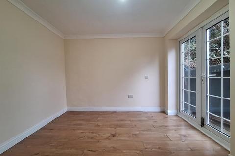 undefined, Meadow Close, Enfield