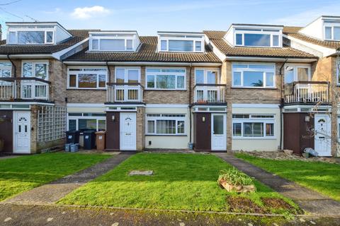 St. Peters Close, Bushey, WD23