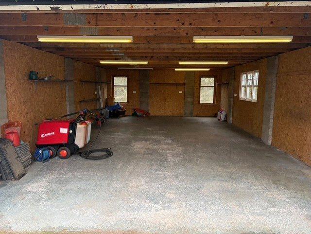 Detached Garage