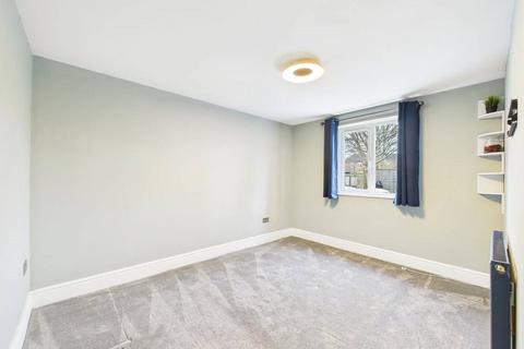 undefined, Henley Place, Gloucester, Gloucestershire, GL1