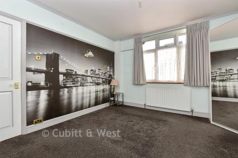undefined, Headley Avenue, Wallington SM6