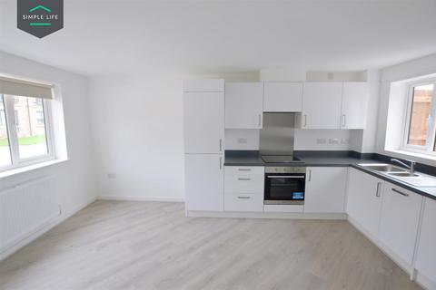 3 bedroom semi-detached house to rent, Castlemilk Court, Winsford, CW7