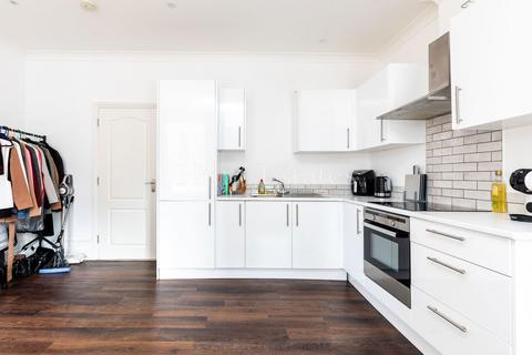 1 bedroom ground floor flat for sale, Apt 2 Evesham House