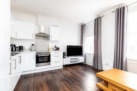 1 bedroom ground floor flat for sale, Apt 2 Evesham House