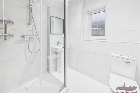 4 bedroom house to rent, Riverstone Close, Harrow