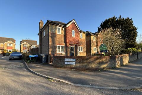 3 bedroom detached house for sale, Maidstone Road, Kent TN11