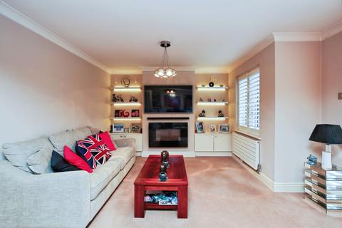 3 bedroom detached house for sale, Maidstone Road, Kent TN11
