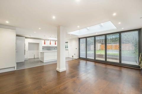 5 bedroom house to rent, Bowness Crescent, London SW15