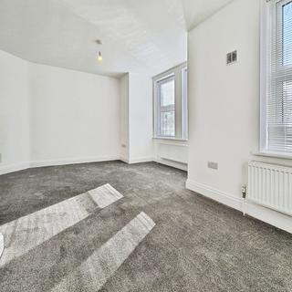 2 bedroom maisonette to rent, Parkfield Road, South Harrow, Middlesex, UK, HA2