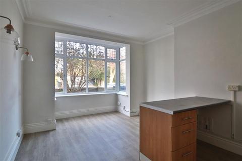 undefined, Pavilion Road, Worthing