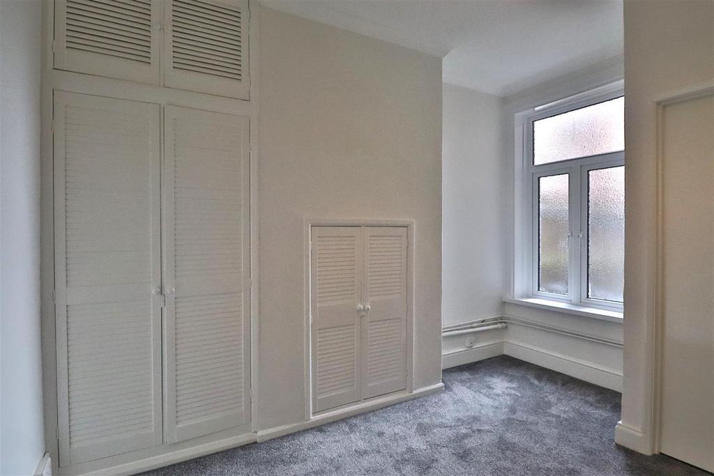 Bedroom 1.JPG