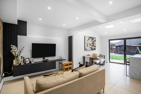 3 bedroom semi-detached house for sale, Partridge Green, London, SE9