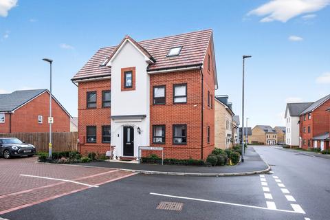 4 bedroom detached house for sale, Eveleigh Gardens, Hockley, SS5
