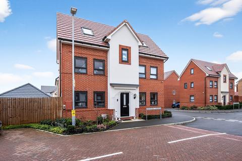 4 bedroom detached house for sale, Eveleigh Gardens, Hockley, SS5