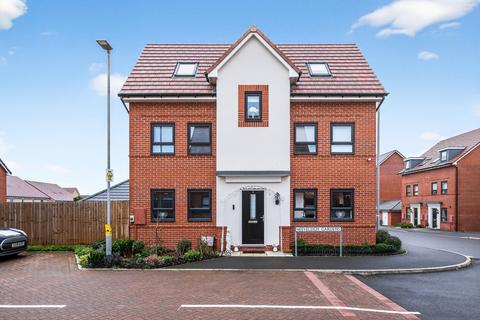 4 bedroom detached house for sale, Eveleigh Gardens, Hockley, SS5