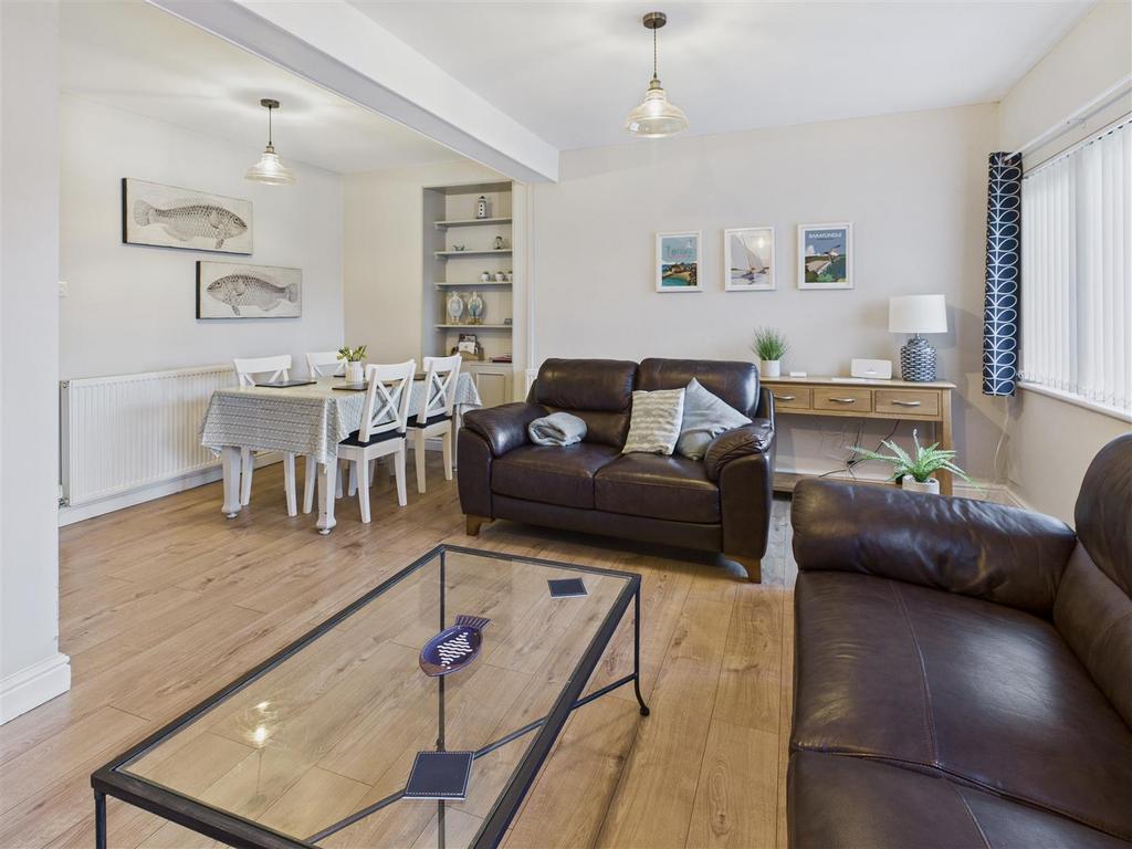 Living Room / Diner
