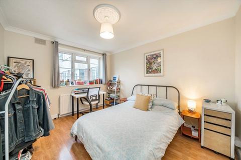 3 bedroom flat to rent, Upper Tooting Road, London SW17