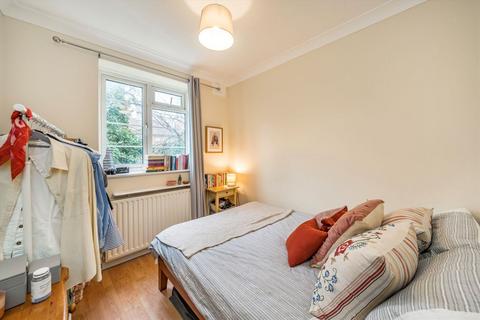 3 bedroom flat to rent, Upper Tooting Road, London SW17