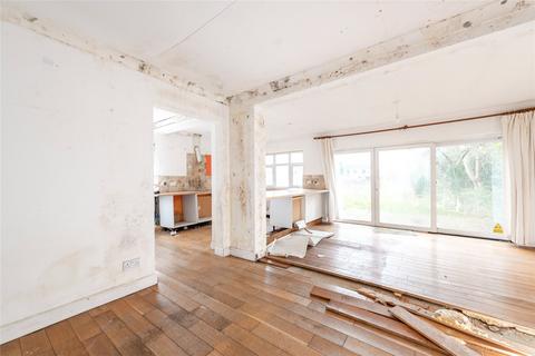 3 bedroom detached house for sale, Chicheley Street, Newport Pagnell, Buckinghamshire, MK16