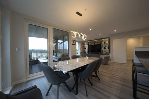 2 bedroom flat for sale, Cornforth Lane, London NW7