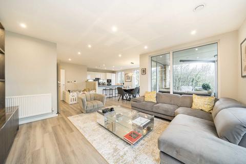 2 bedroom flat for sale, Cornforth Lane, London NW7
