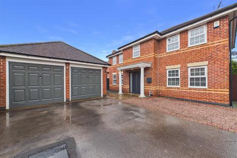 4 bedroom detached house for sale, Oakfield Road, Fernwood, Newark