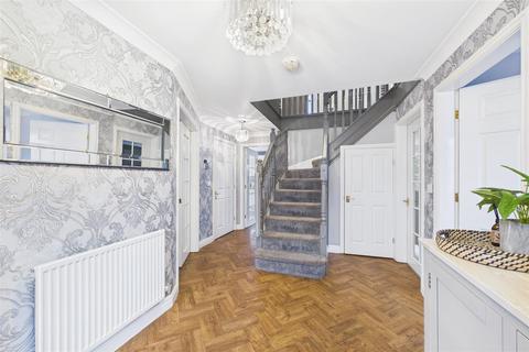 4 bedroom detached house for sale, Oakfield Road, Fernwood, Newark
