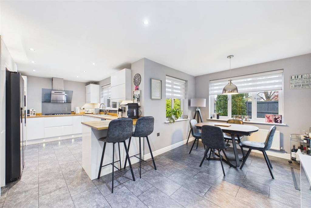 Living Dining Area