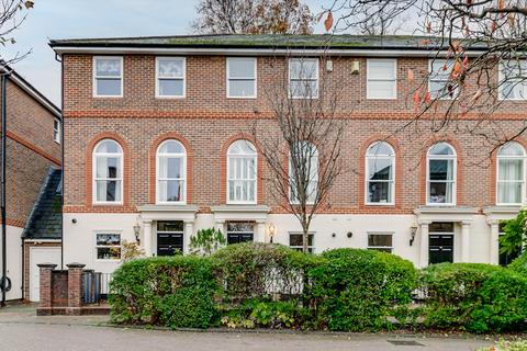 undefined, King George Square, Richmond, TW10