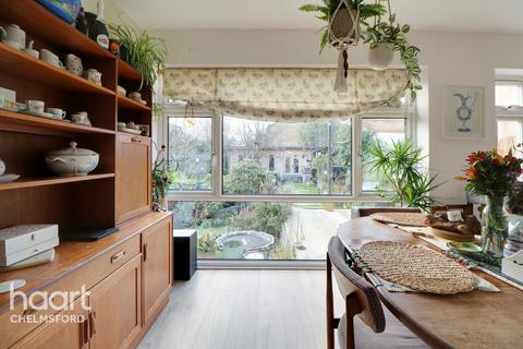 3 bedroom semi-detached house for sale, Hulton Close, Chelmsford