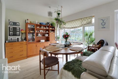 3 bedroom semi-detached house for sale, Hulton Close, Chelmsford