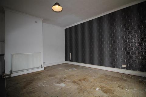 2 bedroom terraced house for sale, Law Street, Birstall, Batley