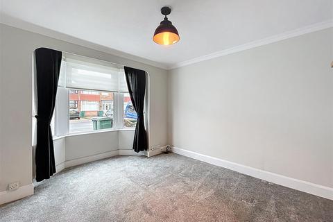 3 bedroom end of terrace house for sale, The Martyrs Close, Cheylesmore