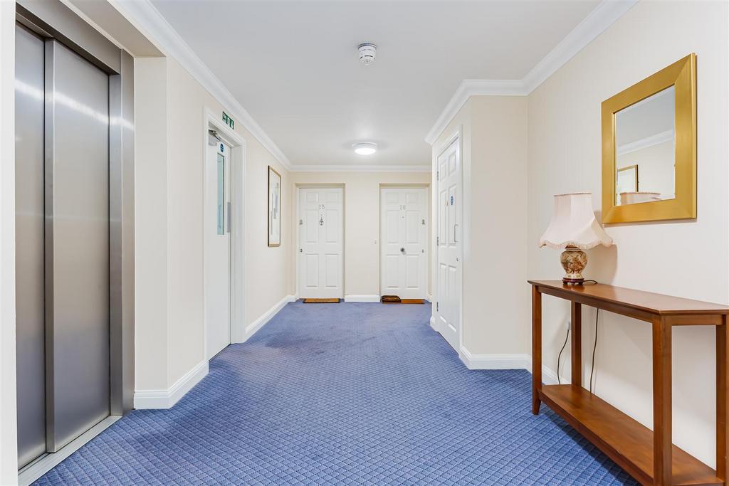 Flat-wingfield-court-high-street-banstead-111.jpg