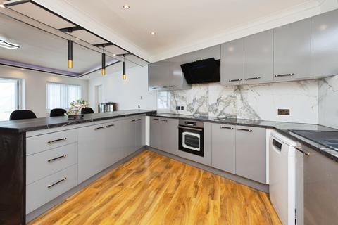5 bedroom semi-detached house for sale, Nunfield Close, Manchester, M40