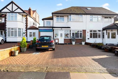 4 bedroom semi-detached house for sale, Broadfields Avenue, Edgware, HA8
