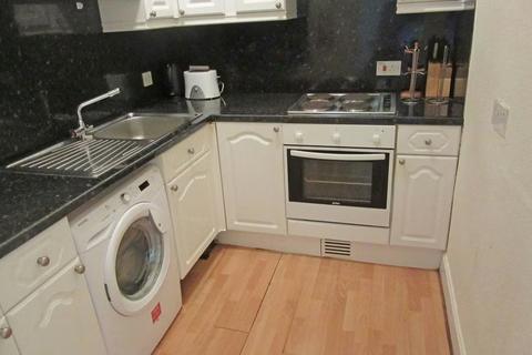 3 bedroom flat to rent, Barclay Place, Edinburgh, EH10