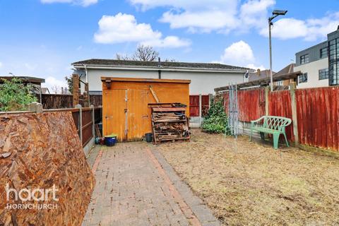 2 bedroom maisonette for sale, Station Road, Brentwood