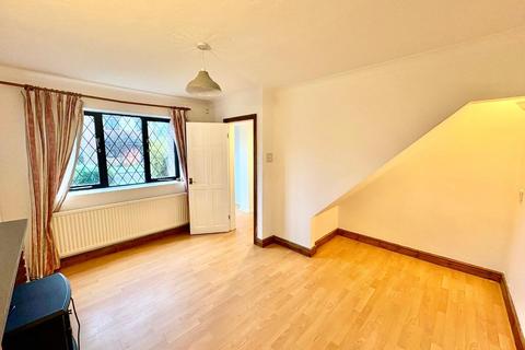 2 bedroom semi-detached house to rent, Pinewood, Atherstone