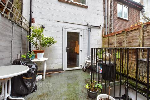 3 bedroom flat for sale, Snargate Street, Dover CT17