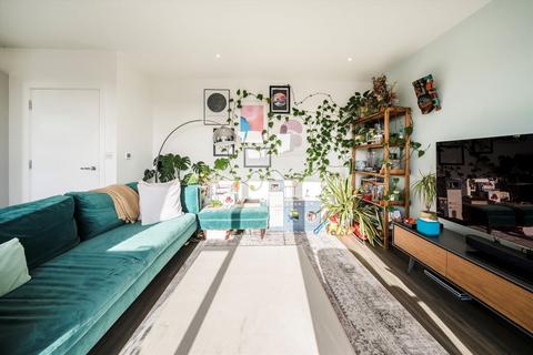 2 bedroom flat for sale, Bollo Bridge Road, London W3