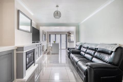3 bedroom terraced house for sale, Robertsbridge Road, Surrey SM5