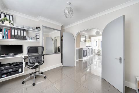 3 bedroom terraced house for sale, Robertsbridge Road, Surrey SM5