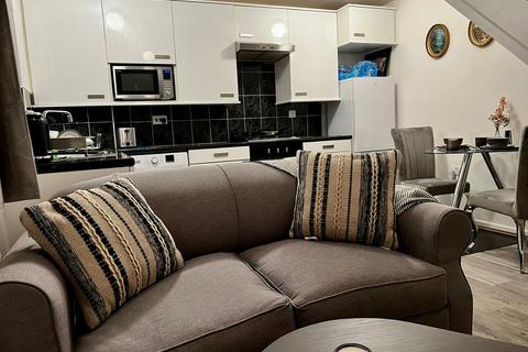 1 bedroom terraced house to rent, Moore Street, Rochdale OL16
