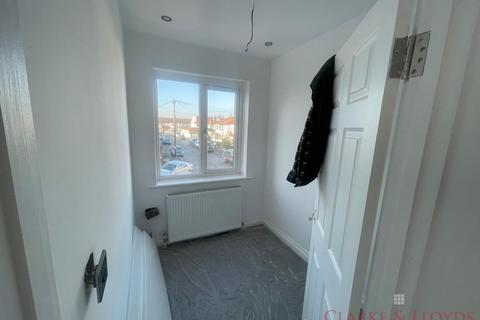 3 bedroom terraced house to rent, London N9