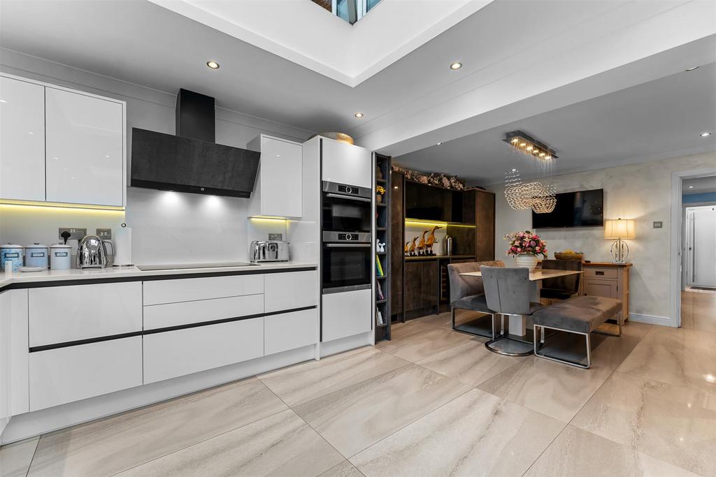 Kitchen Area 2