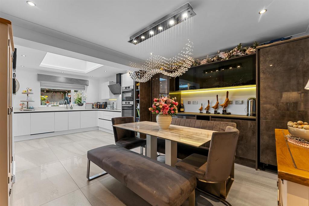 Dining Area 2