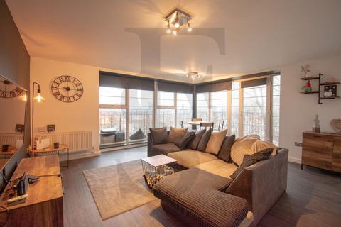 3 bedroom apartment for sale, Larchmont Road, Leicester