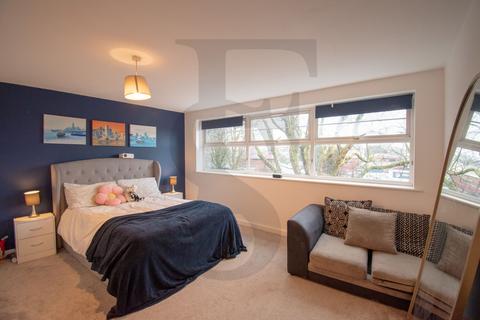 3 bedroom apartment for sale, Larchmont Road, Leicester